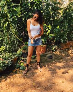 Megha Gupta feet photo thumbnail