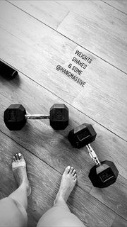 Megha Gupta feet photo thumbnail