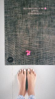 Megha Gupta feet photo thumbnail