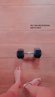 Megha Gupta feet photo thumbnail