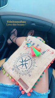 Megha Gupta feet photo thumbnail