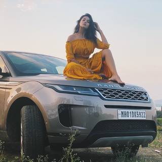 Megha Gupta feet photo thumbnail