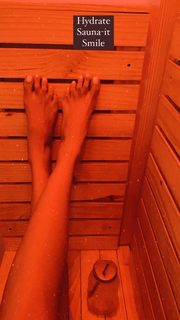 Megha Gupta feet photo thumbnail