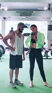 Megha Gupta feet photo thumbnail