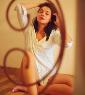 Megha Gupta feet photo thumbnail