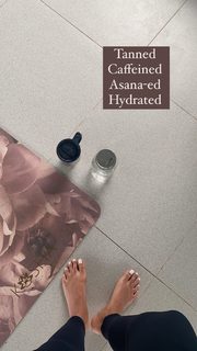 Megha Gupta feet photo thumbnail