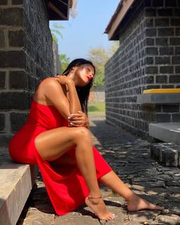 Megha Gupta feet photo thumbnail