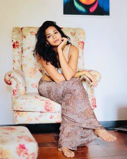 Megha Gupta feet photo thumbnail