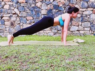 Megha Gupta feet photo thumbnail