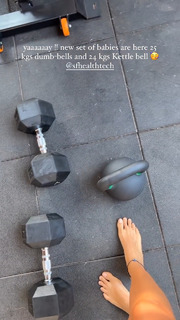 Megha Gupta feet photo thumbnail