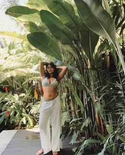 Megha Gupta feet photo thumbnail