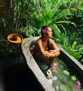 Megha Gupta feet photo thumbnail