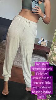 Megha Gupta feet photo thumbnail