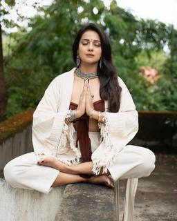 Megha Gupta feet photo thumbnail