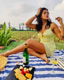 Megha Gupta feet photo thumbnail