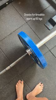 Megha Gupta feet photo thumbnail