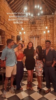 Megha Gupta feet photo thumbnail