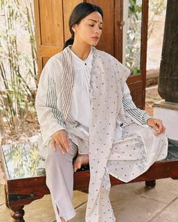 Megha Gupta feet photo thumbnail