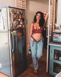 Megha Gupta feet photo thumbnail