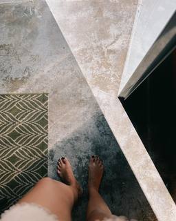 Megha Gupta feet photo thumbnail