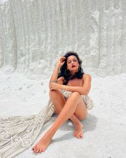 Megha Gupta feet photo thumbnail