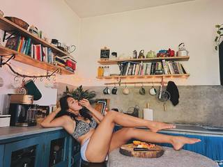 Megha Gupta feet photo thumbnail