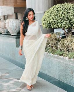 Megha Gupta feet photo thumbnail