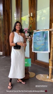 Megha Gupta feet photo thumbnail