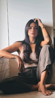 Megha Gupta feet photo thumbnail