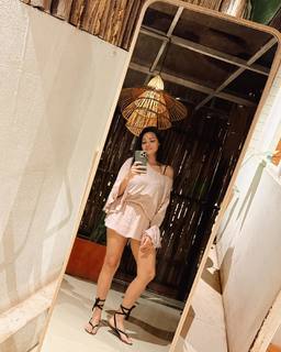 Megha Gupta feet photo thumbnail