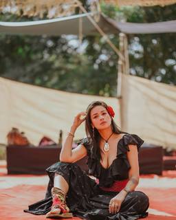 Megha Gupta feet photo thumbnail