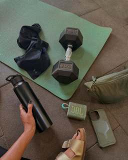 Megha Gupta feet photo thumbnail