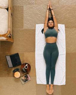 Megha Gupta feet photo thumbnail