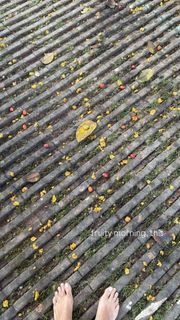 Megha Gupta feet photo thumbnail