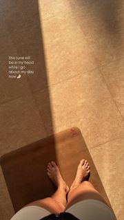 Megha Gupta feet photo thumbnail