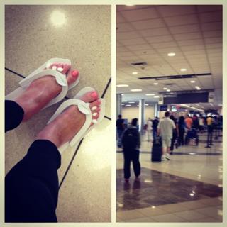 Meghan King Edmonds feet photo 3