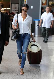 Meghan Markle feet photo thumbnail