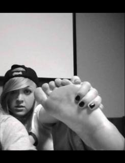 Meghan McCarthy feet photo 4