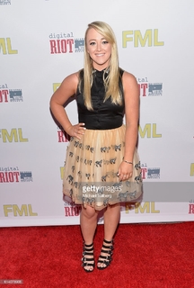 Meghan McCarthy feet photo 11