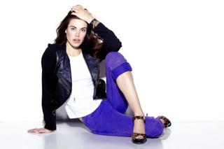 Meghan Ory feet photo thumbnail