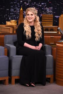 Meghan Trainor feet photo thumbnail