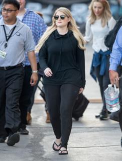 Meghan Trainor feet photo thumbnail