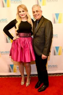 Meghan Trainor feet photo thumbnail