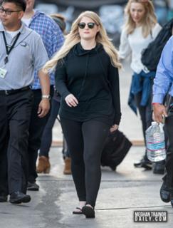 Meghan Trainor feet photo thumbnail