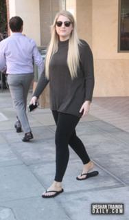 Meghan Trainor feet photo thumbnail