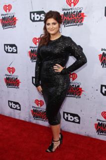 Meghan Trainor feet photo thumbnail