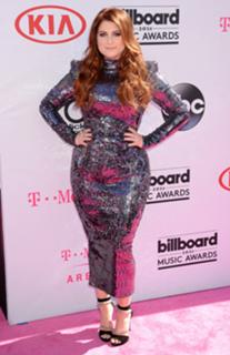 Meghan Trainor feet photo thumbnail