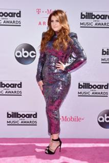 Meghan Trainor feet photo thumbnail