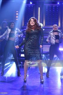 Meghan Trainor feet photo thumbnail