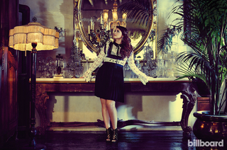 Meghan Trainor feet photo thumbnail